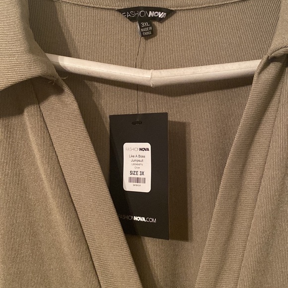 🆕 Fashion Nova Jumper - Picture 2 of 6